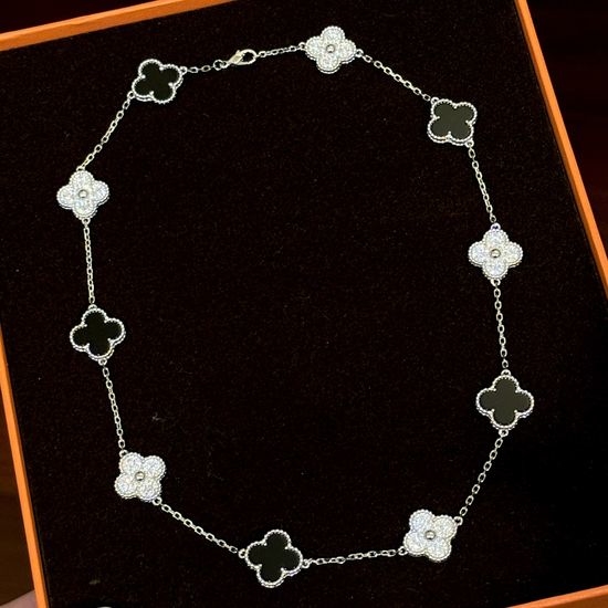 Van Cleef & Arpels VCA Black Agate Flower Pendant Necklace