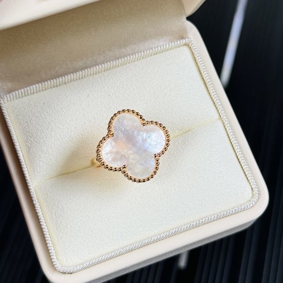 Van Cleef & Arpels VCA Mother-of-pearl Four-leaf Clover Sterling Silver Ring