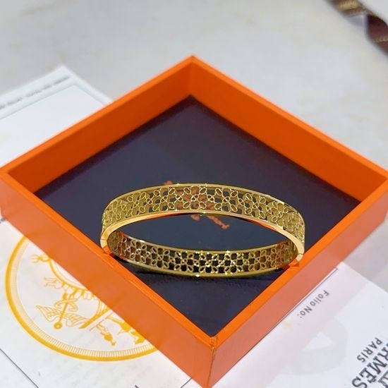 Hermes Hermes Custom-Made V Gold Bracelet