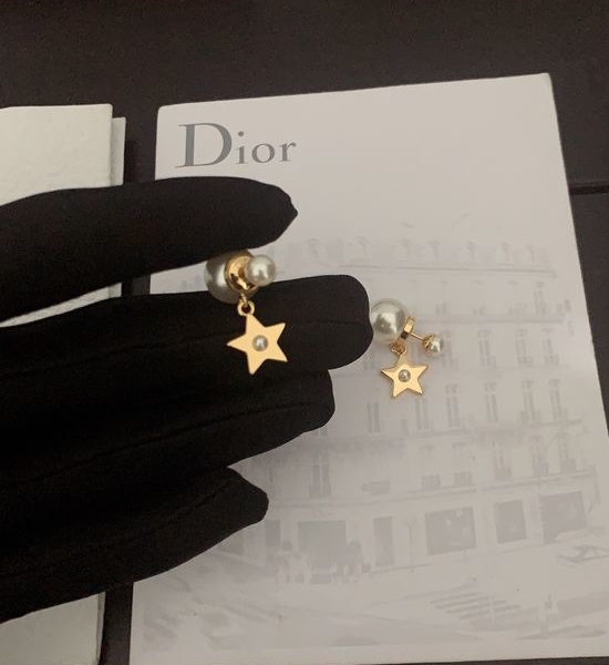 Christian Dior CD Pearl Pentagram Earrings Elegant Classic Design