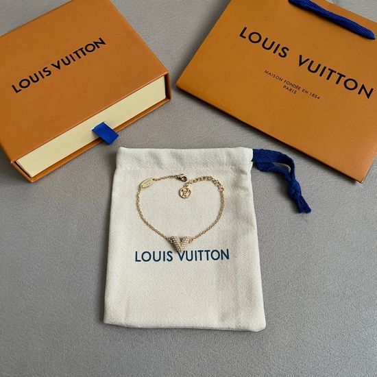Louis Vuitton LV Pearl Decorated Retro Bracelet