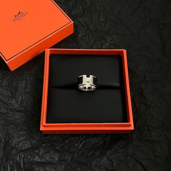 Hermes Delicate Elegant Decorative Ring