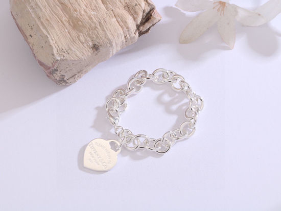 Tiffany & Co. Classic Heart Pendant Silver Bracelet