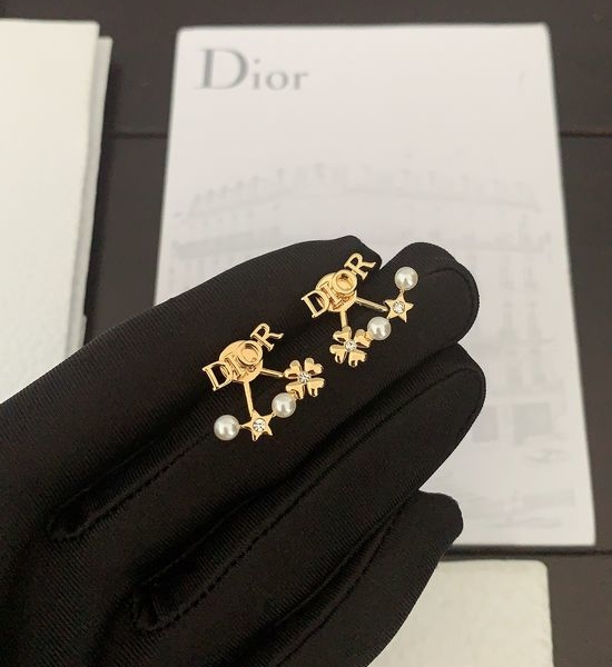 Christian Dior CD Chic Pearl Fan Shaped Earrings