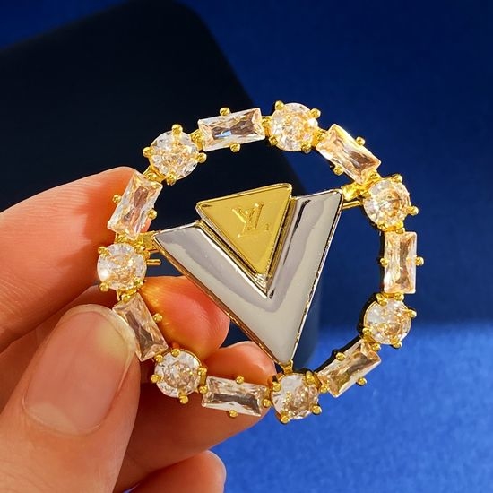 Louis Vuitton LV Hollow Circle Zircon V Letter Brooch