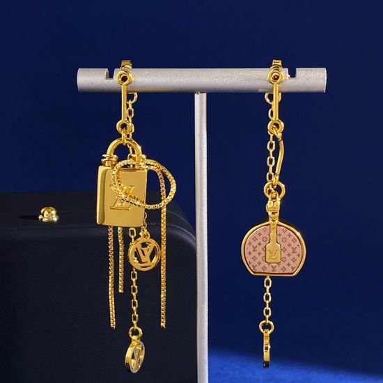 Louis Vuitton LV Tassel Chain Pattern Earrings Gold Plated