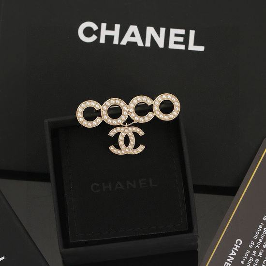 Chanel Exquisite Retro Brooch Clothing Accessory