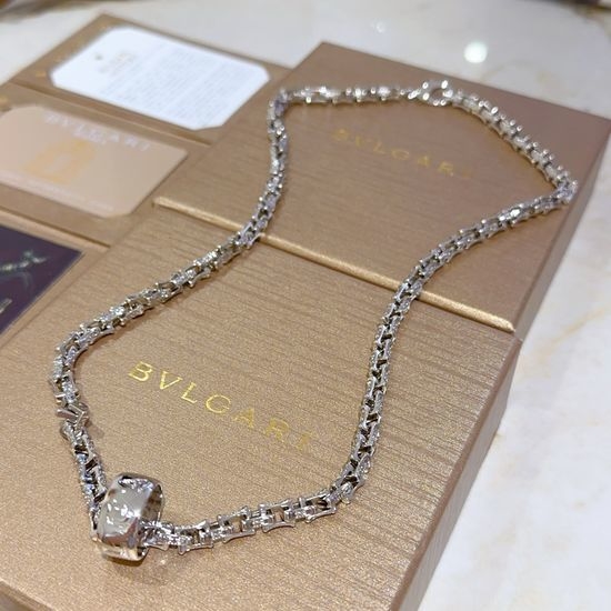 Bvlgari Elegant Divas Dream Series Pendant Necklace
