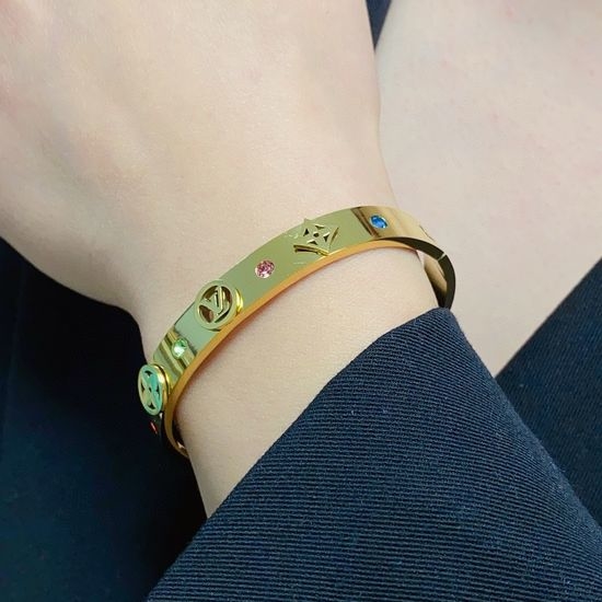 Louis Vuitton LV Vintage Hollow Inlaid Diamond Bangle
