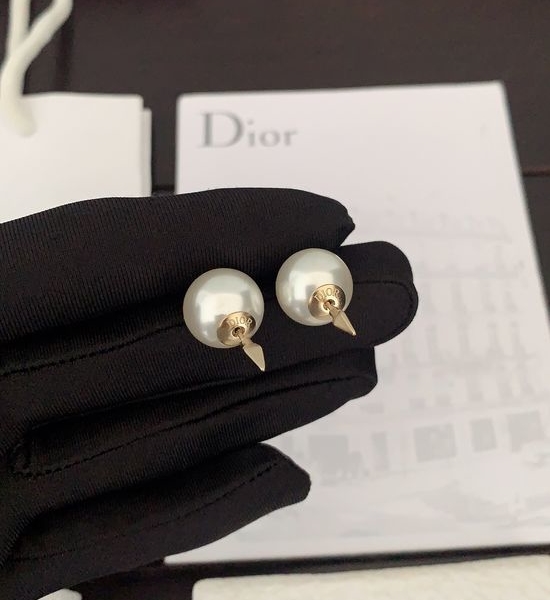 Christian Dior CD Classic Pearl Stud Earrings