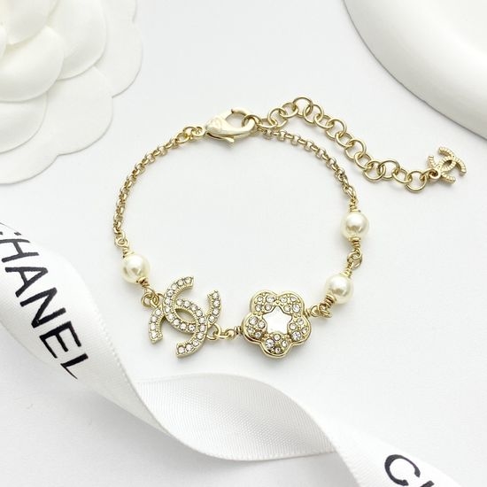 Chanel Shiny Clover Pearl Beaded Bracelet
