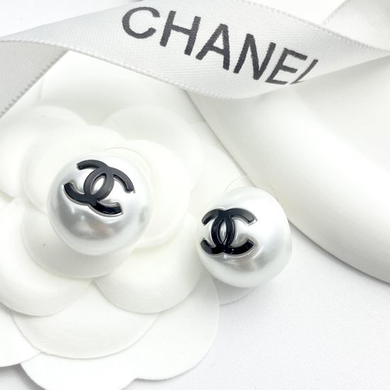 Chanel Classic Color-block Pearl Stud Earrings
