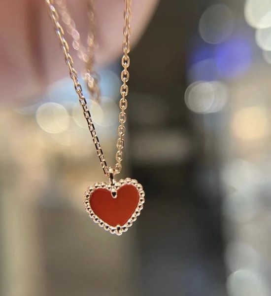 Van Cleef & Arpels VCA Classic Heart Design Necklace