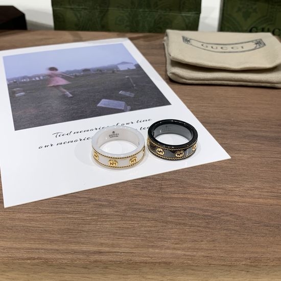 Gucci Interlocking Pattern Ceramic Band Ring