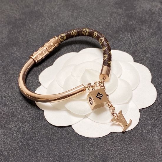 Louis Vuitton LV Vintage Stylish Leather Bangle Exquisite Craft