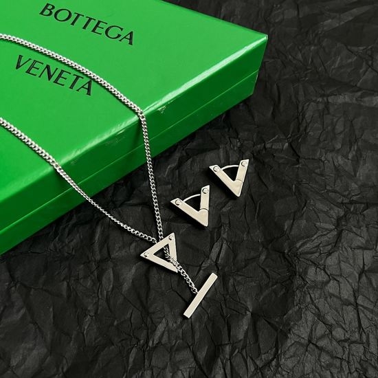 Bottega Veneta BV Exquisite Metallic Design Drop Earrings