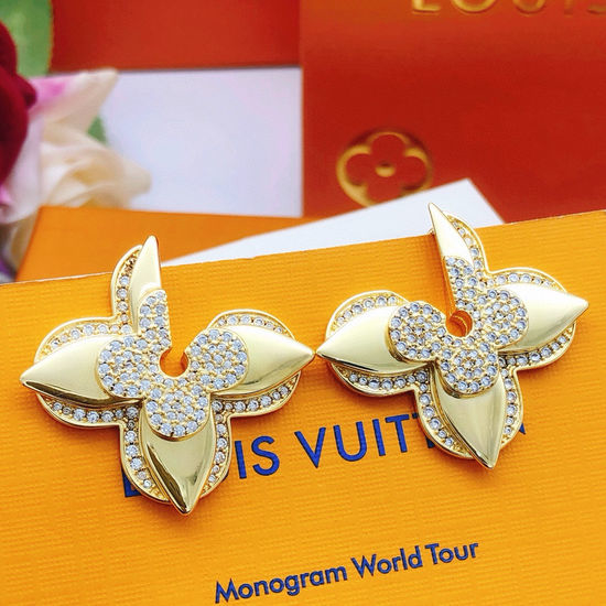 Louis Vuitton LV Plum Blossom Diamond Inlaid Stud Earrings
