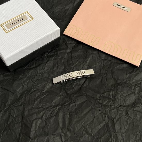 Miu Miu Cute Decorative Hair Clip