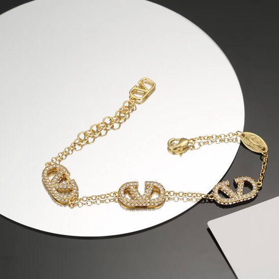 Valentino Classic Simple Versatile Bracelet