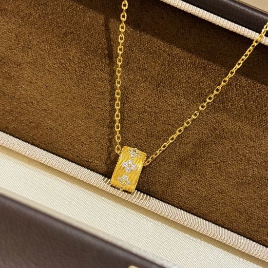 Van Cleef & Arpels VCA Silver Necklace with Four-Leaf Clover Pendant