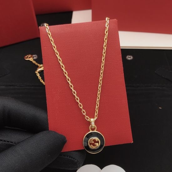 Gucci Black Round Necklace Brass Material