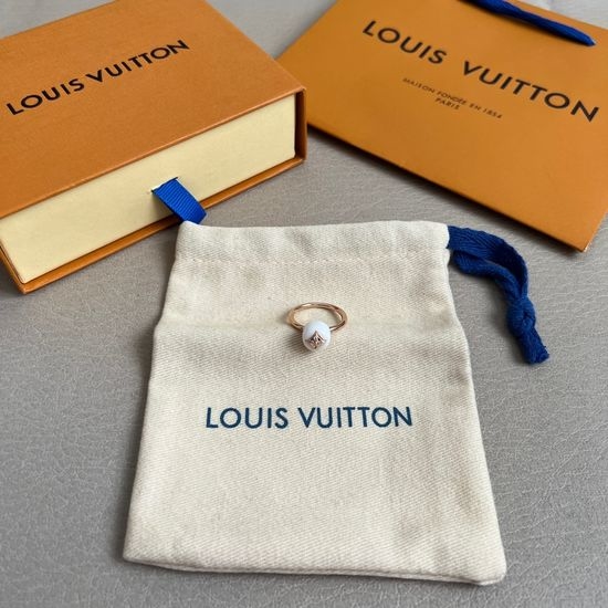 Louis Vuitton LV Onyx Inlay Diamond Accent Luxury Ring