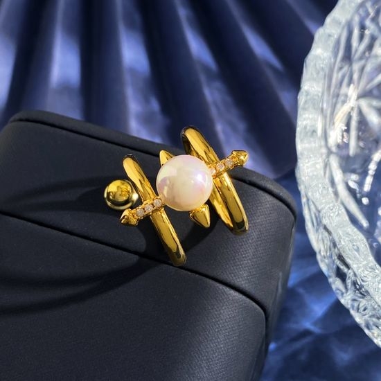 Tiffany & Co. Diamond Arrow Cross Pearl Ring