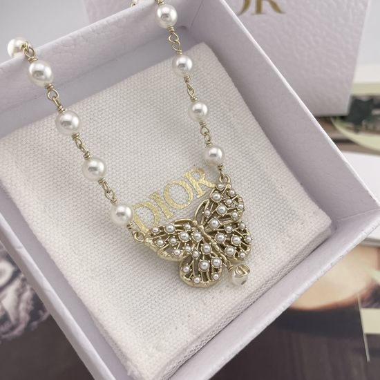 Swarovski Butterfly Pearl Necklace Elegant Delicate Style