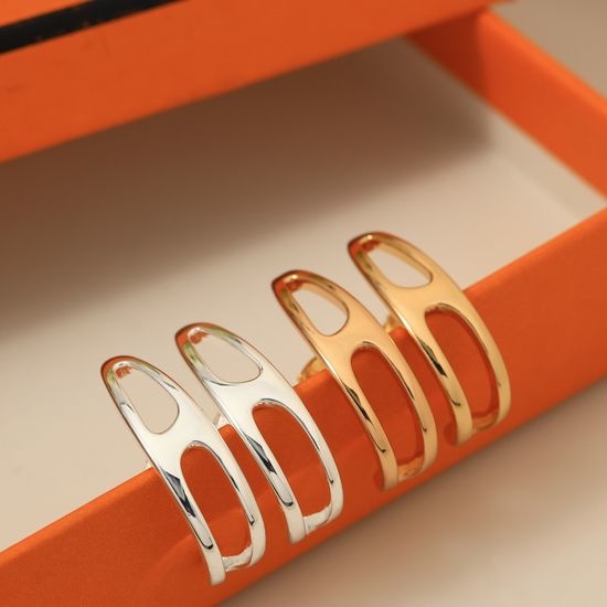 Hermes Diamond-Free Stud Earrings 925 Silver Post