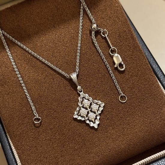 Van Cleef & Arpels VCA Retro Rhombus Clover Frosted Silver Necklace