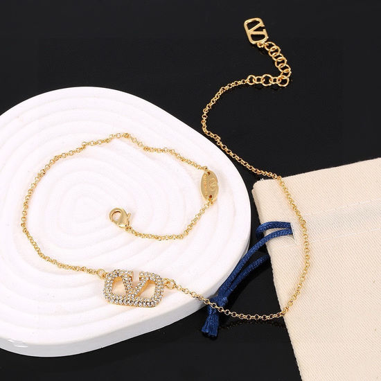 Valentino Exquisite Minimalist Pendant Necklace