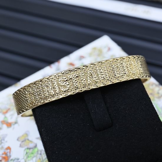 Christian Dior CD Brushed Letter Bangle