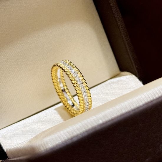 Tiffany & Co. Twisted Edge Full Diamond Ring
