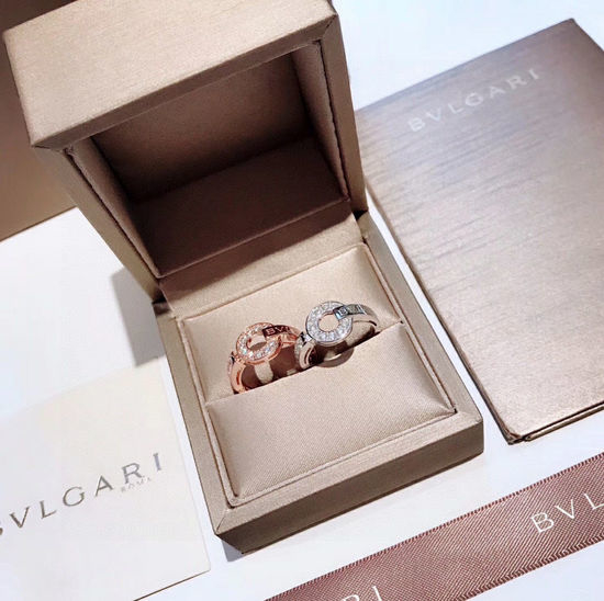 Bvlgari Classic Disc Exquisite Engraved Ring
