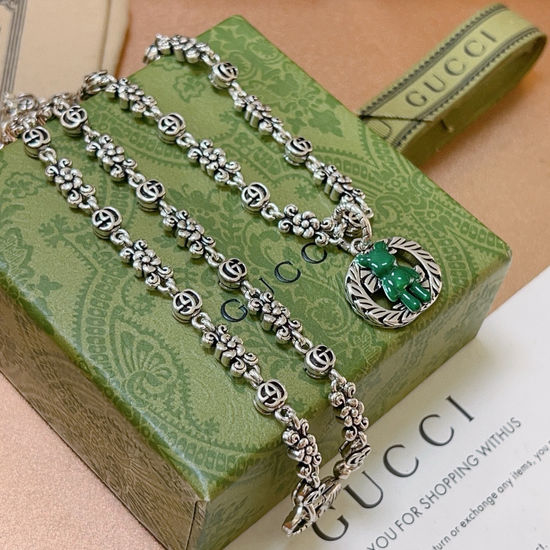 Gucci Vintage Finish Necklace Fashion Accessory