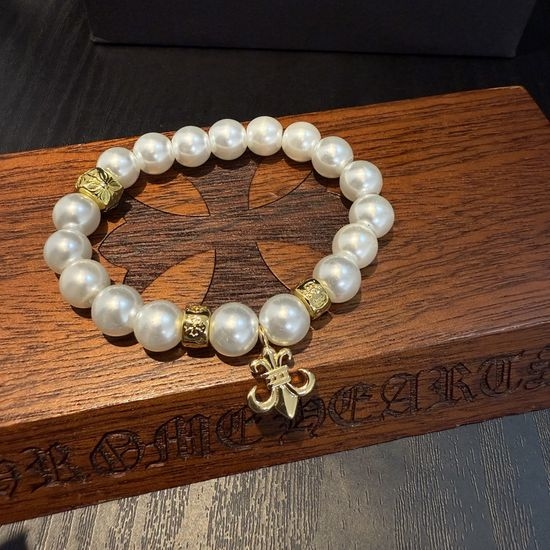 Chrome Hearts Classic Pearl Bracelet with Unique Design