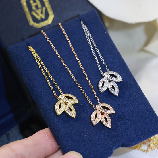 Harry Winston Flower Shape Inlaid Pendant Necklace