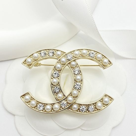 Chanel Pearl Diamond Brooch Elegant Temperament