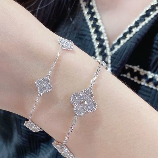 Van Cleef & Arpels VCA Full Diamond Four Leaf Clover Bracelet
