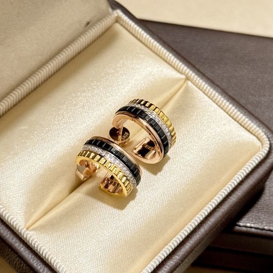 Boucheron Four Row Diamond Stud Earrings Ceramic