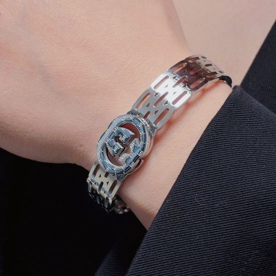 Gucci Hollow Out Silver Bangle Elegant Jewelry