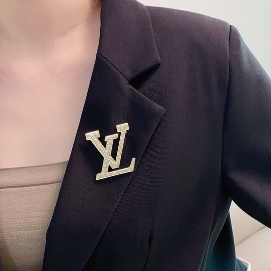 Louis Vuitton LV Full Rhinestone Inlaid Versatile Decorative Brooch