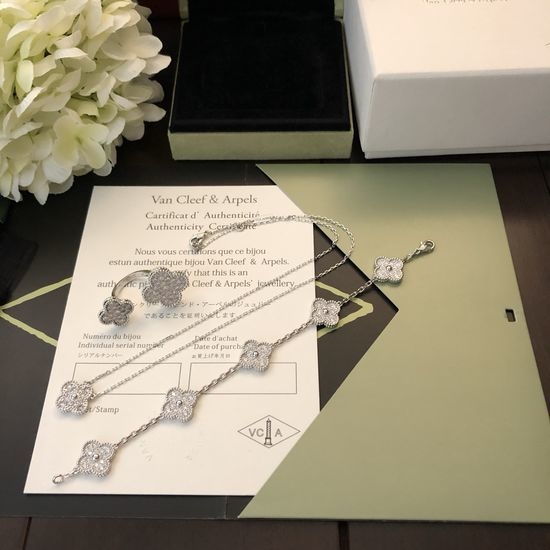 Van Cleef & Arpels VCA Full Diamond Clover Bracelet Necklace Ring Set