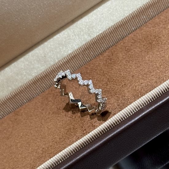 Apm monaco Wavy Z Shape Sterling Silver Ring