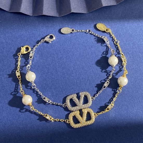 Valentino Elegant Pearl Rhinestone Chain Bracelet