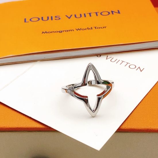 Louis Vuitton LV Classic Smooth Texture Ring