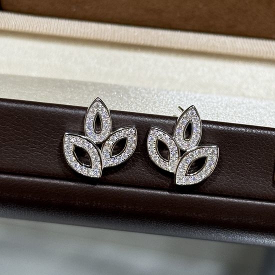 Van Cleef & Arpels VCA Hollow Clover Rhinestone Stud Earrings