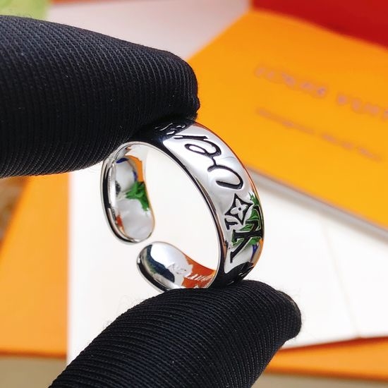 Louis Vuitton LV Minimalist Polished Brass Band Ring