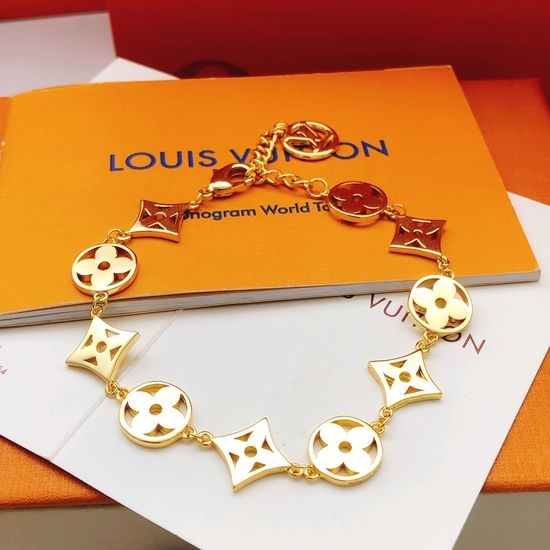 Louis Vuitton LV Smooth Surface Bracelet Brass Material