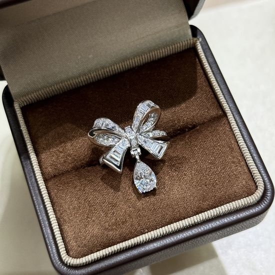 Graff Bowknot Zircon Pendant Necklace